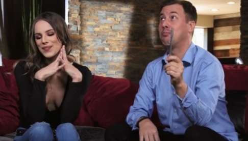 video-seksa-vanne-s-podrugoy-pod-gipnozom